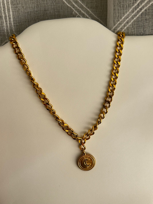 Almalunar necklace
