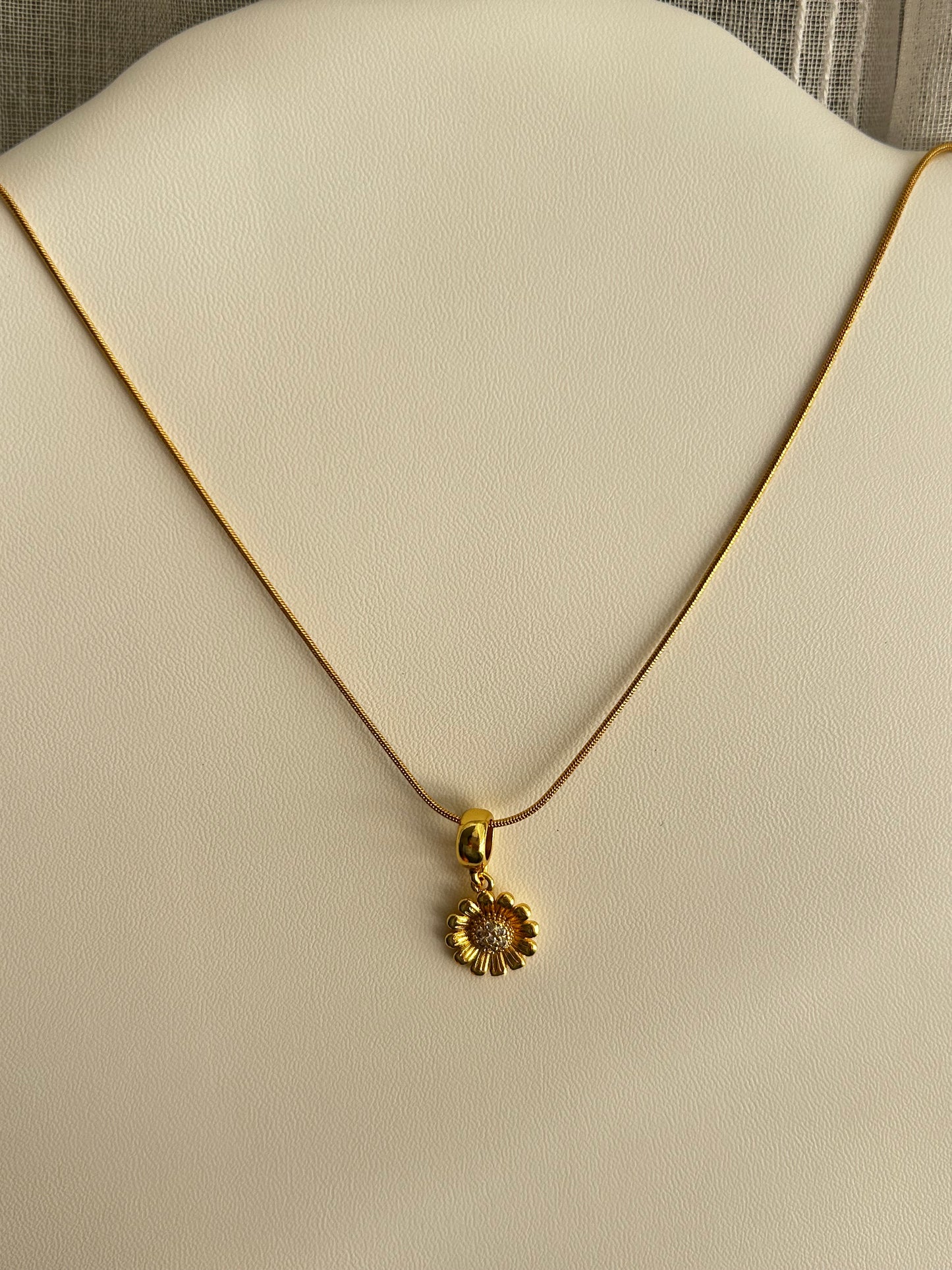 Gerbera necklace