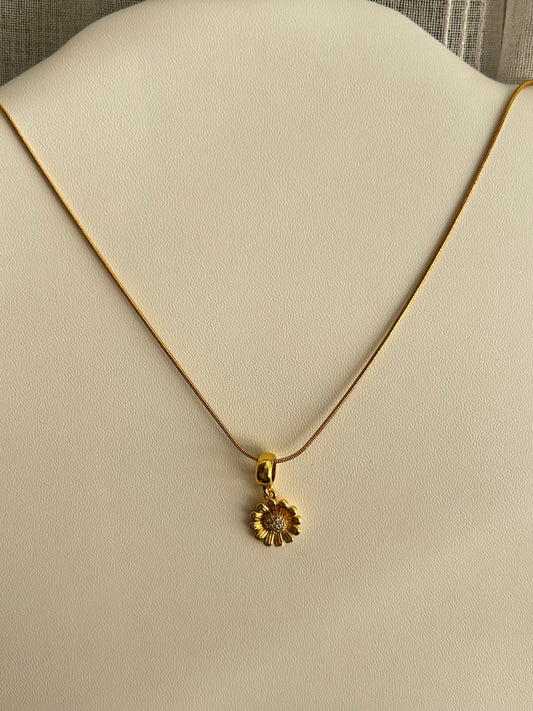 Gerbera necklace