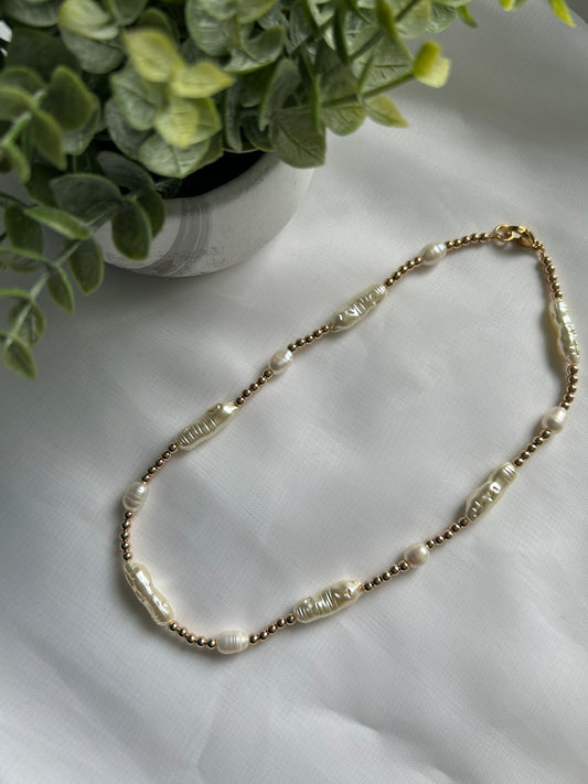 Mutiara necklace